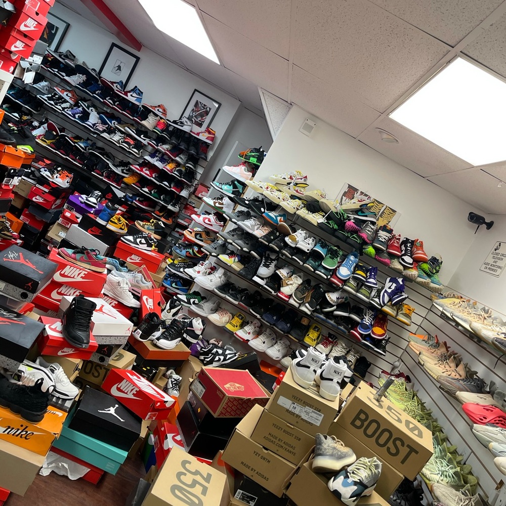 Regular Mystery Box 📦 $100 - Picture 8 of 16
